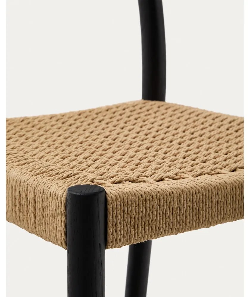 Čierna/v prírodnej farbe barová stolička z dubového dreva (výška sedadla 65 cm) Yalia – Kave Home