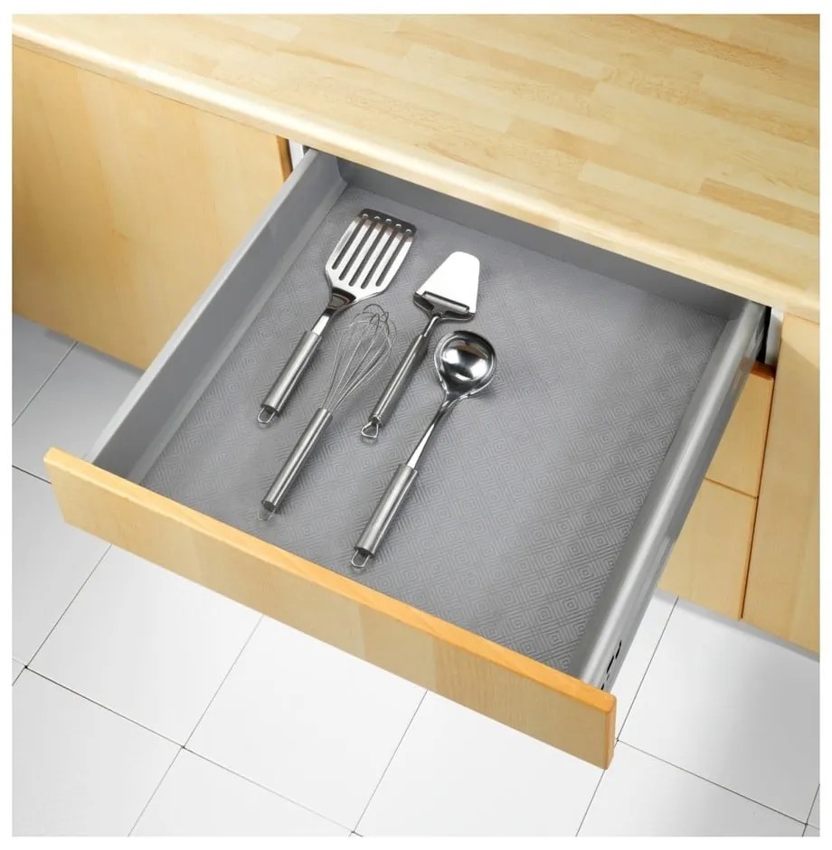 Sivá protišmyková podložka do zásuvky Wenko Anti Slip Mat 500, 150 x 50 cm