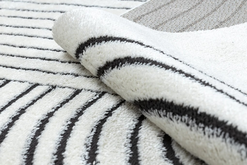 Koberec MODE 8587 Geometrický, krémovo - čierny