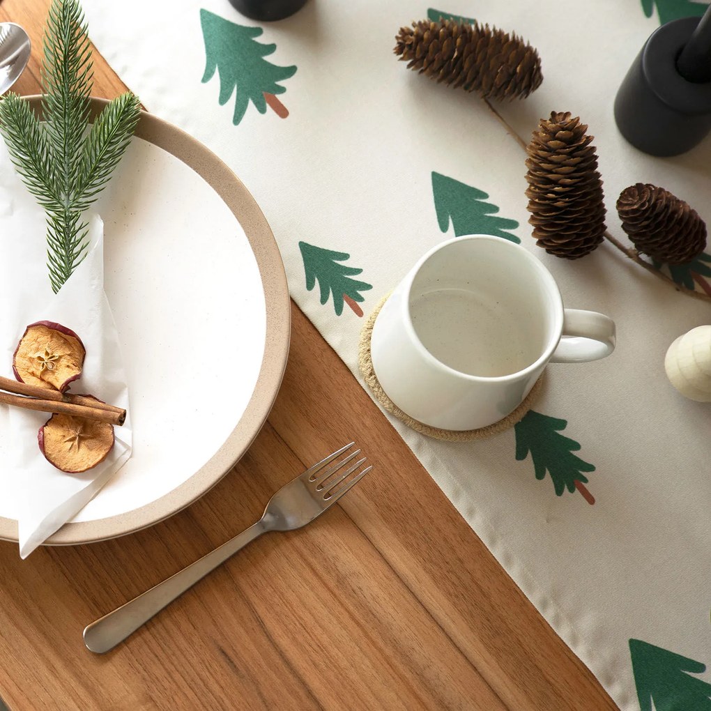 Goldea behúň na stôl z pevnej bavlny - stromčeky na režnom 35x160 cm