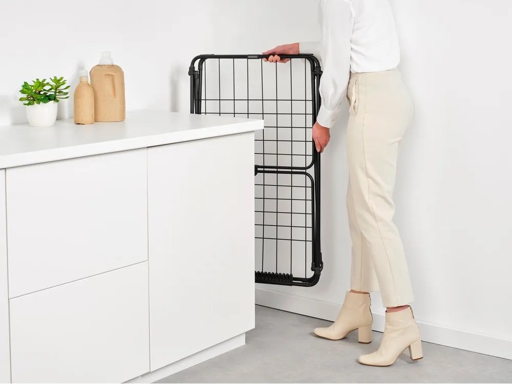 Matne čierny sušiak na bielizeň 18 m HangOn Too – Brabantia