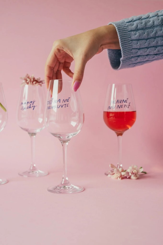 Bella Rose Sklenice na víno Teď na mě nemluvte + krabička