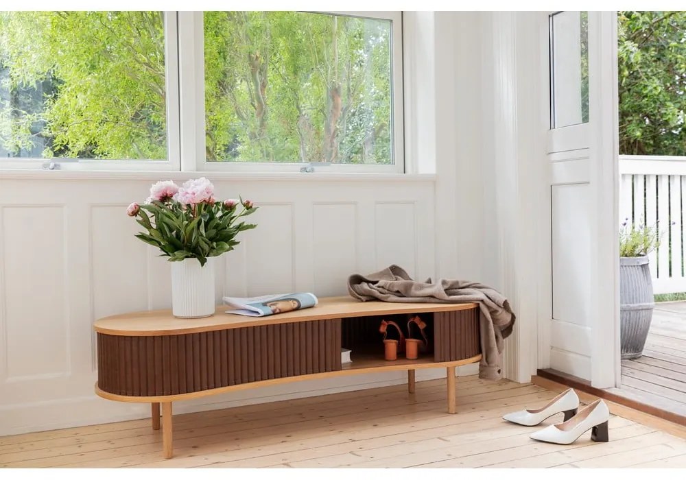 TV stolík v dekore duba v hnedo-prírodnej farbe 140x40 cm Audacious – UMAGE