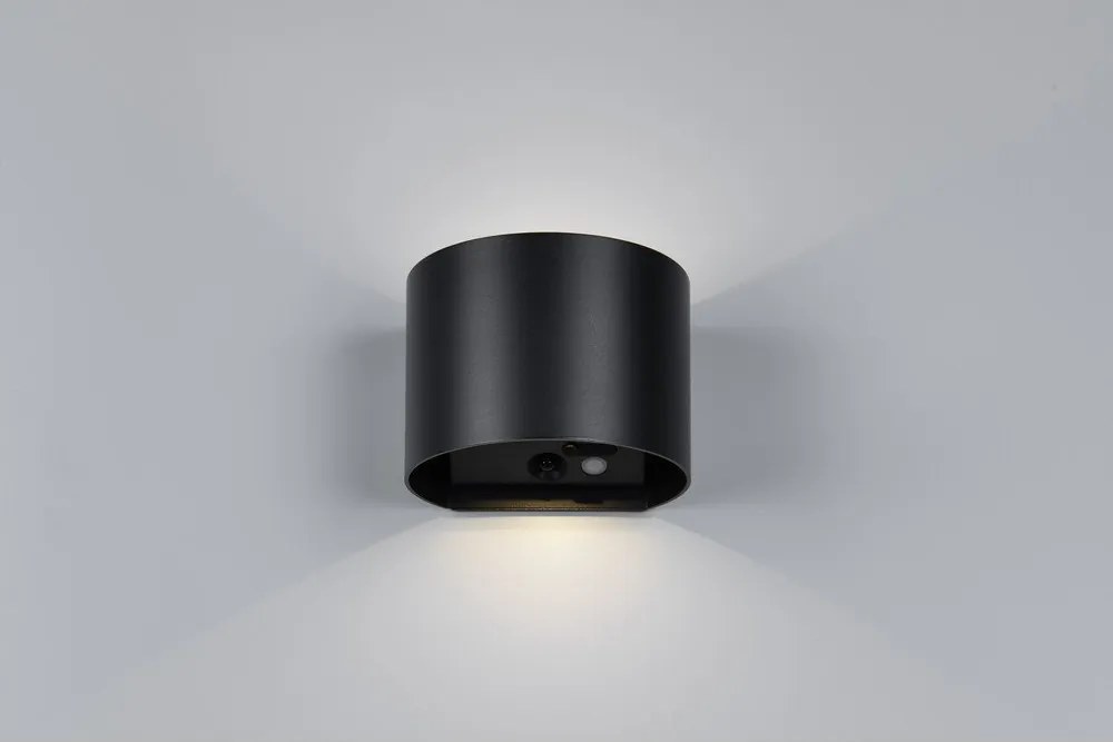 LED nástenné vonkajšie svietidlo so senzorom pohybu na USB (výška 10 cm) Genie – Reality