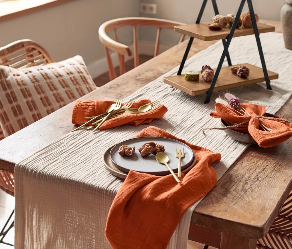 Behúň na stôl z mušelínu