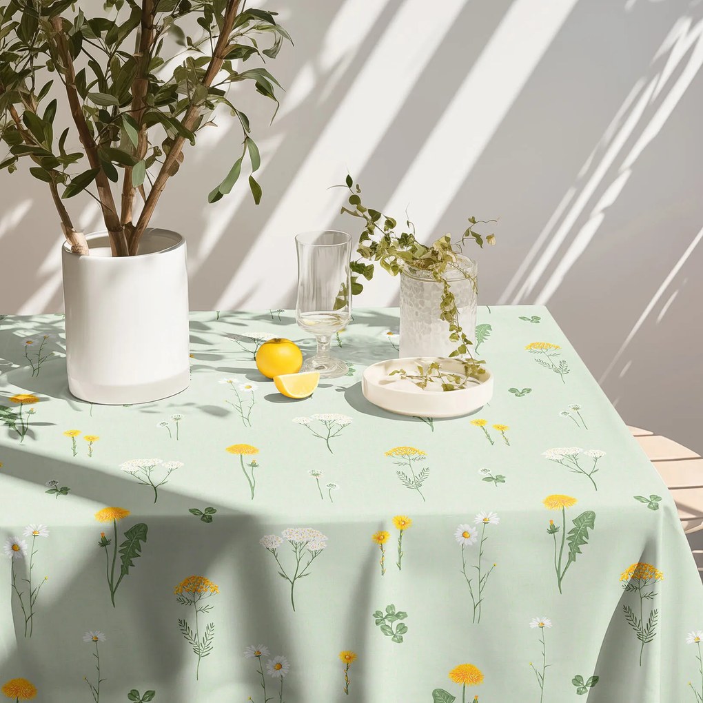 Goldea hranatý obrus 100% bavlnené plátno - lúka na zelenej režnej 80 x 80 cm