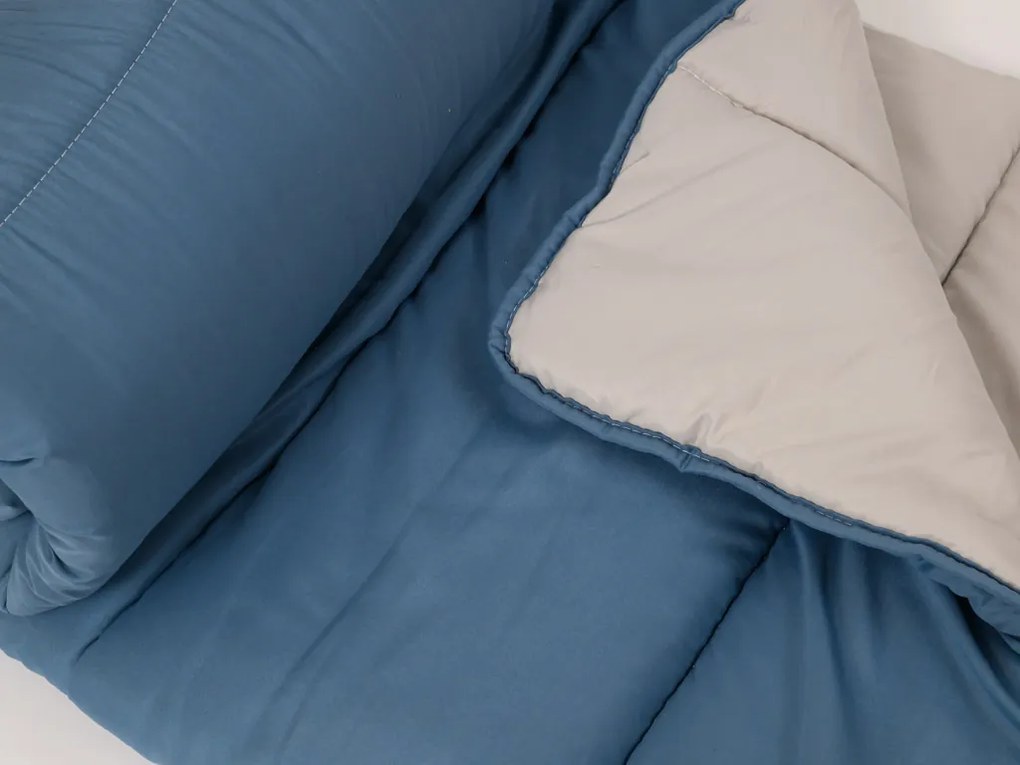 Celoročná prešívaná prikrývka 140x200 cm z dutého vlákna, modrá