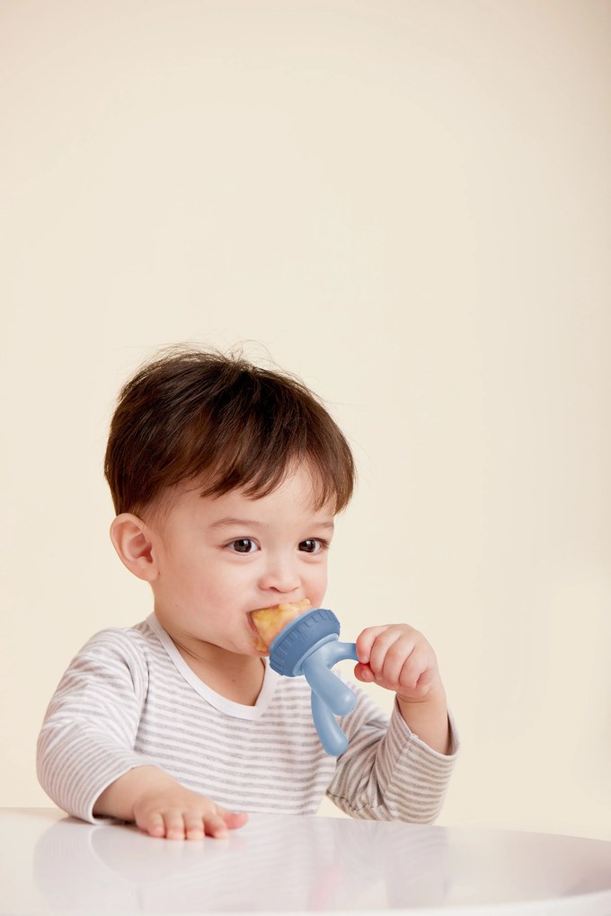 Kŕmiaci cumlík a hryzadielko - svetlomodré