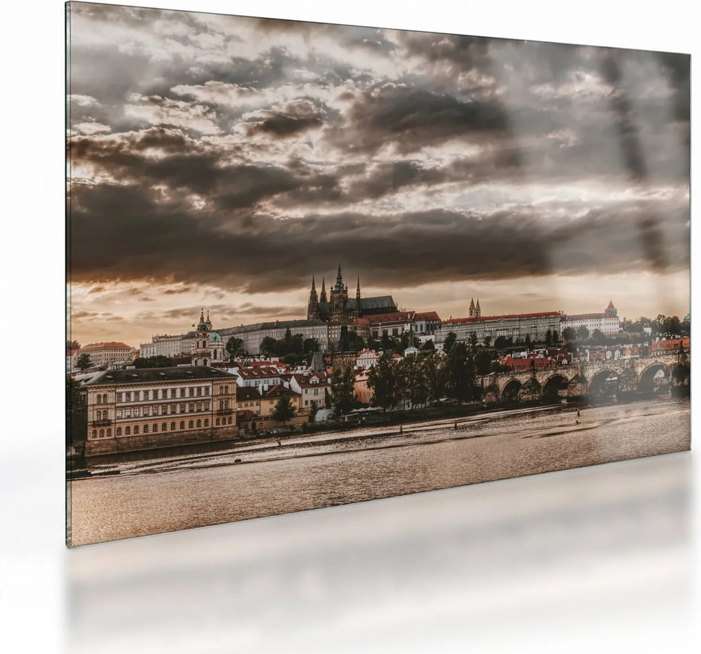 Sklenený obraz - zamračená Praha (70x50 cm)