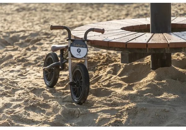 QPlay - Odrážadlo FEDURO čierna/zlatá