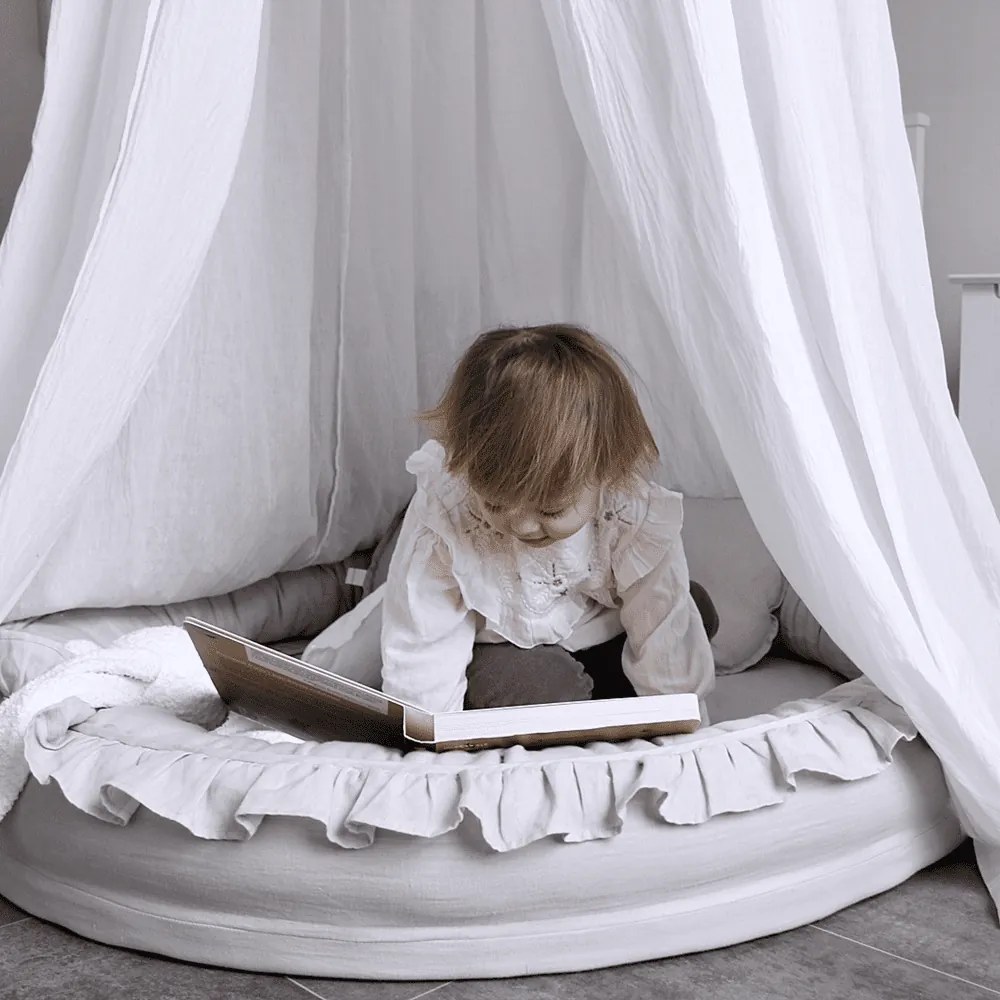 Ľanové hniezdo pre deti s volánom šedá