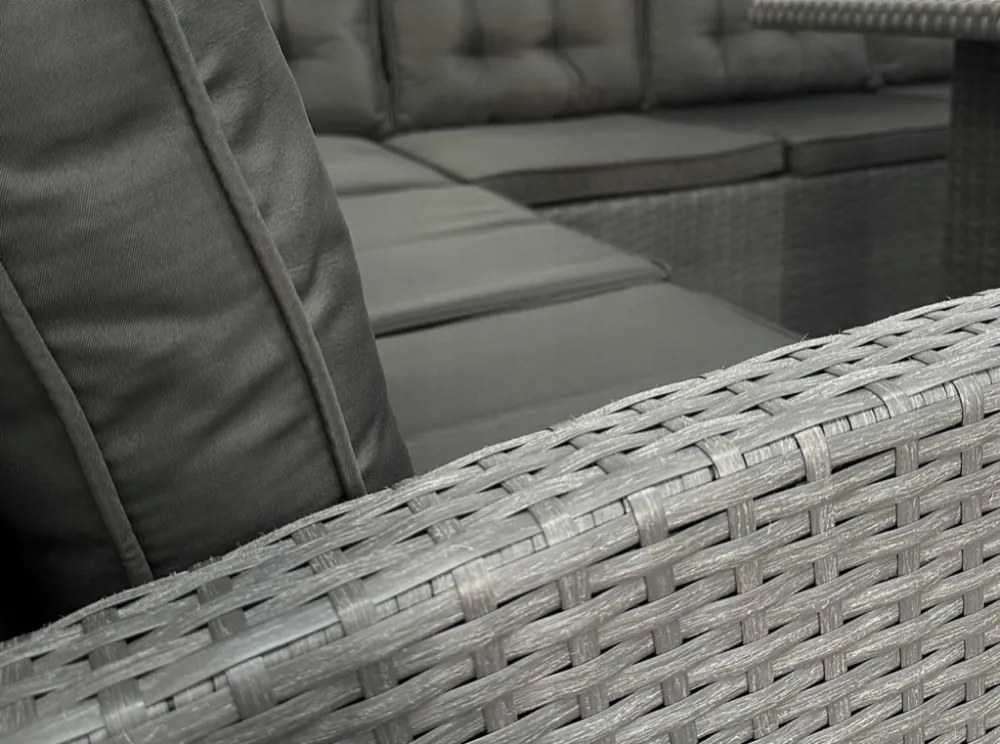 Sivé ratanové sedenie pre viac ako 8 osôb - rohové