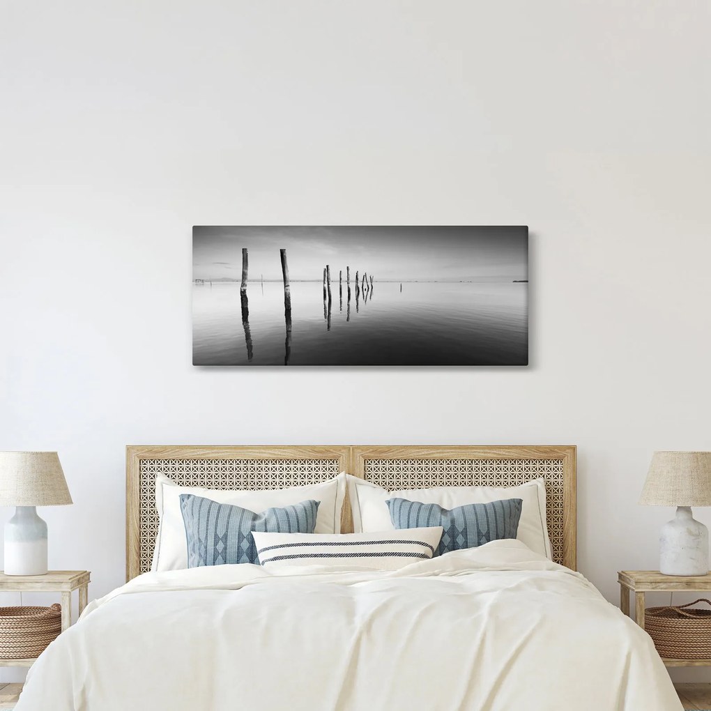 Obraz čiernobielej vodnej hladiny (120x50 cm)