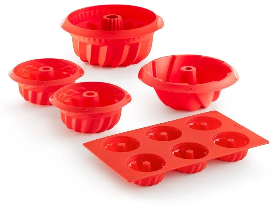 Červená silikónová forma na bábovku Lékué, ⌀ 22 cm