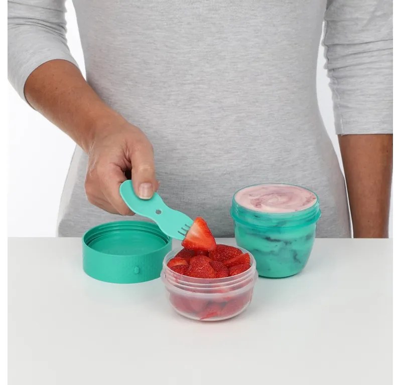 Box na jogurt a müsli, 2 komory + lyžica, SISTEMA, mix farieb Farba škatuliek SISTEMA: Fialová