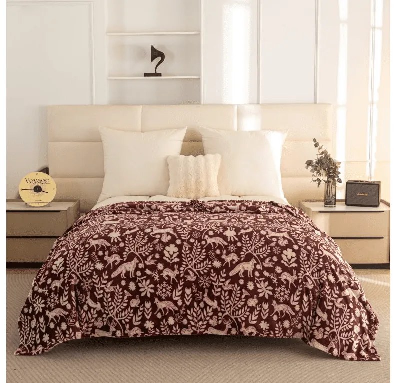 Mikroplyšová deka FOREST ANIMALS, vínová Rozmer: 200 x 220 cm