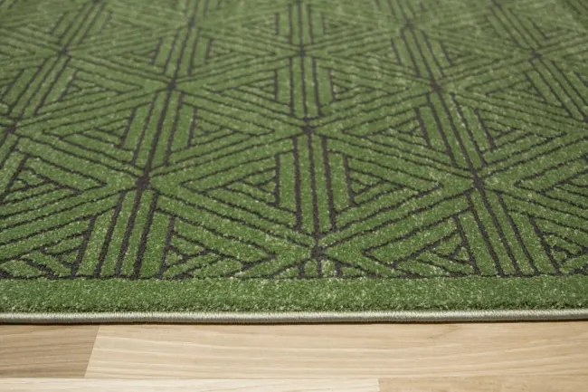 Koberec Teno F0336 fľaškovo zelený, geometrický / trojuholníky