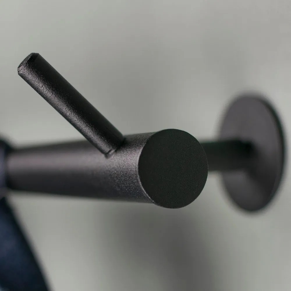 Čierny kovový nástenný vešiak 80 cm Odin – Spinder Design