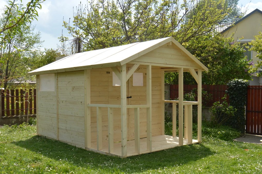 Drevený domček ASTRA s terasou (2,7 × 3,95 m)