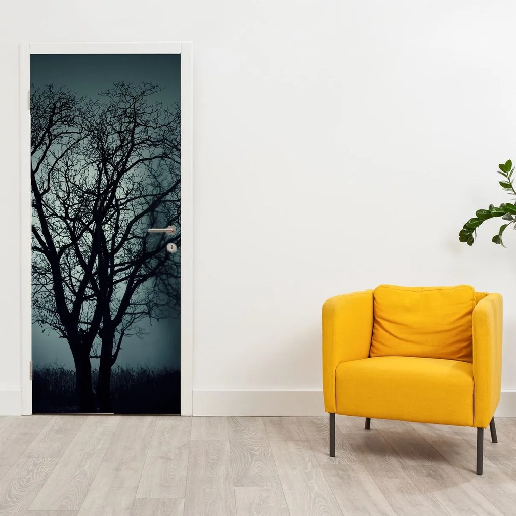 Fototapeta na dvere - Strom v zatmení (95x205cm)