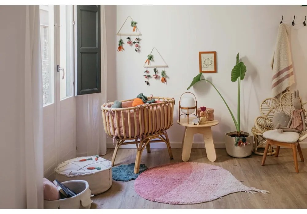 Ružový prateľný ručne tkaný bavlnený detský koberec 100x150 cm Ramona the Radish – Lorena Canals