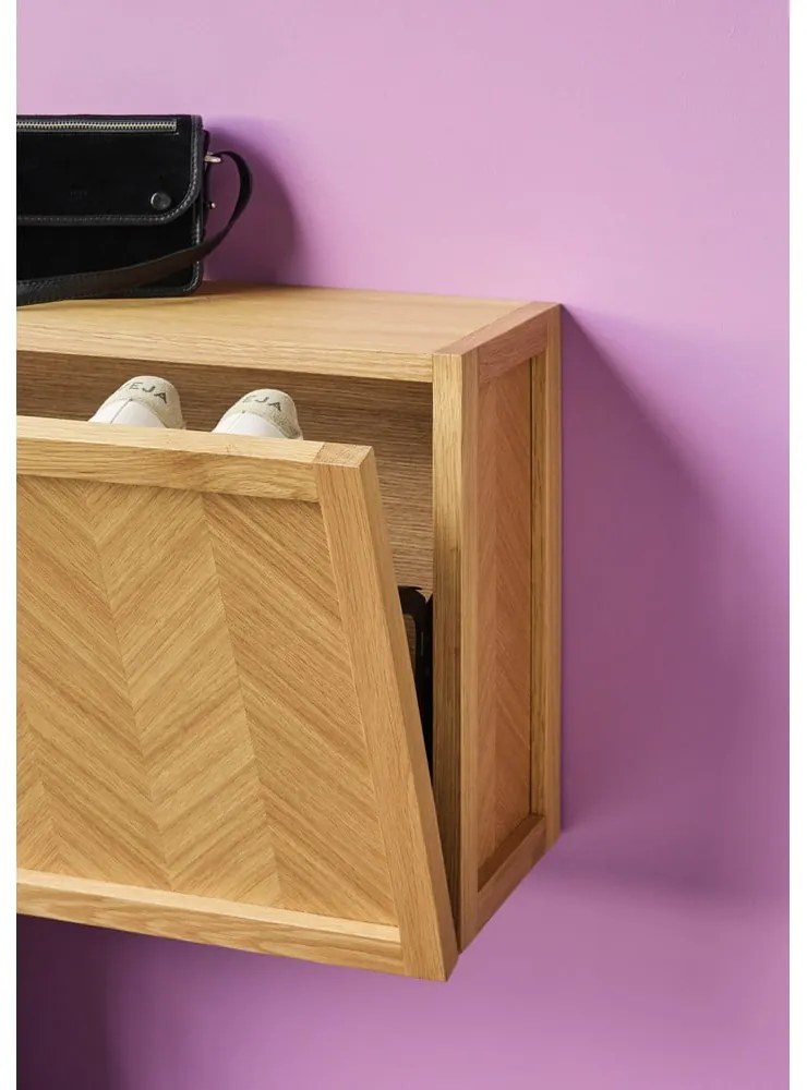 Výklopná závesná skrinka na topánky z dubového dreva Herringbone - Hübsch