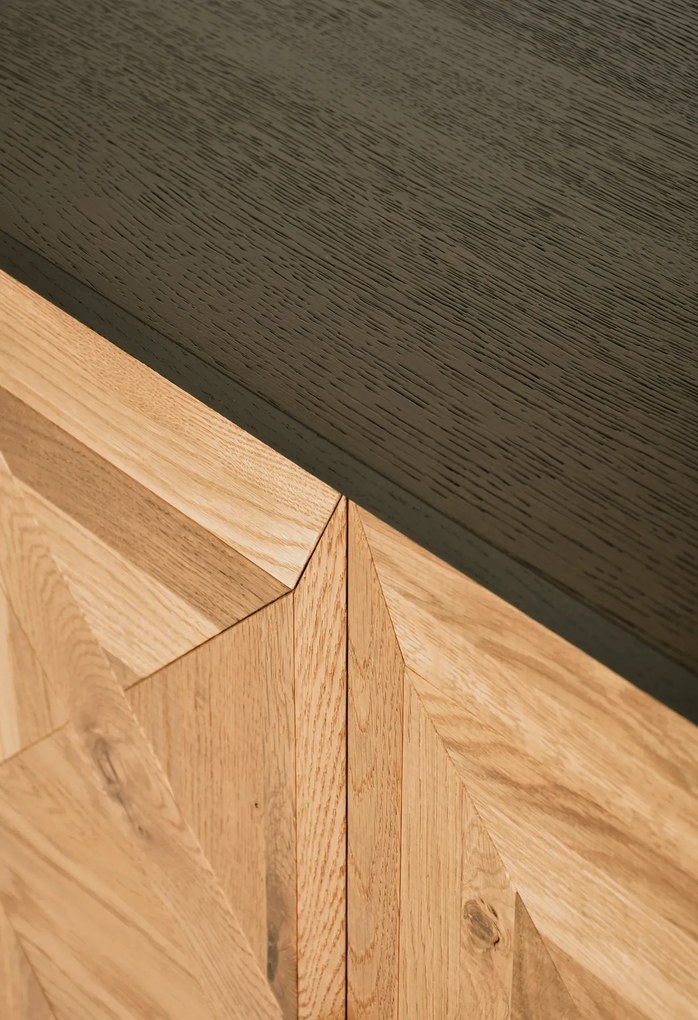 Komoda Indus 160 cm z masívu dub prírodná/grafit