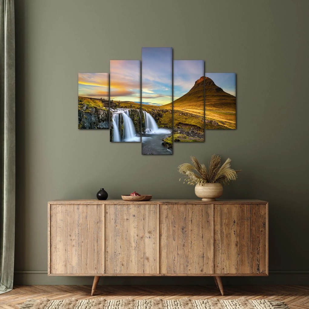 Obraz hory a vodopádov na Islande (150x105 cm)