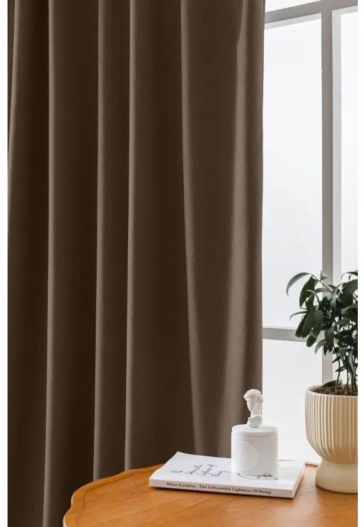 Tmavý zatemňovací záves VELVET 140x270 cm Zavesenie: Riasiaca páska