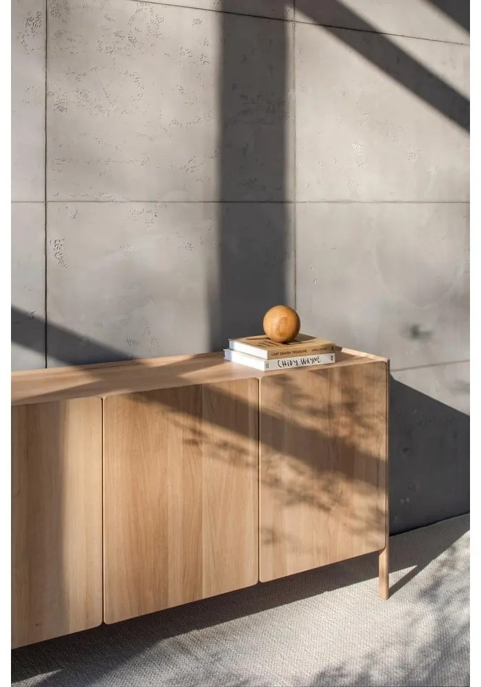 Komoda z dubového dreva v prírodnej farbe 220x85x42 cm Dvor – Gazzda