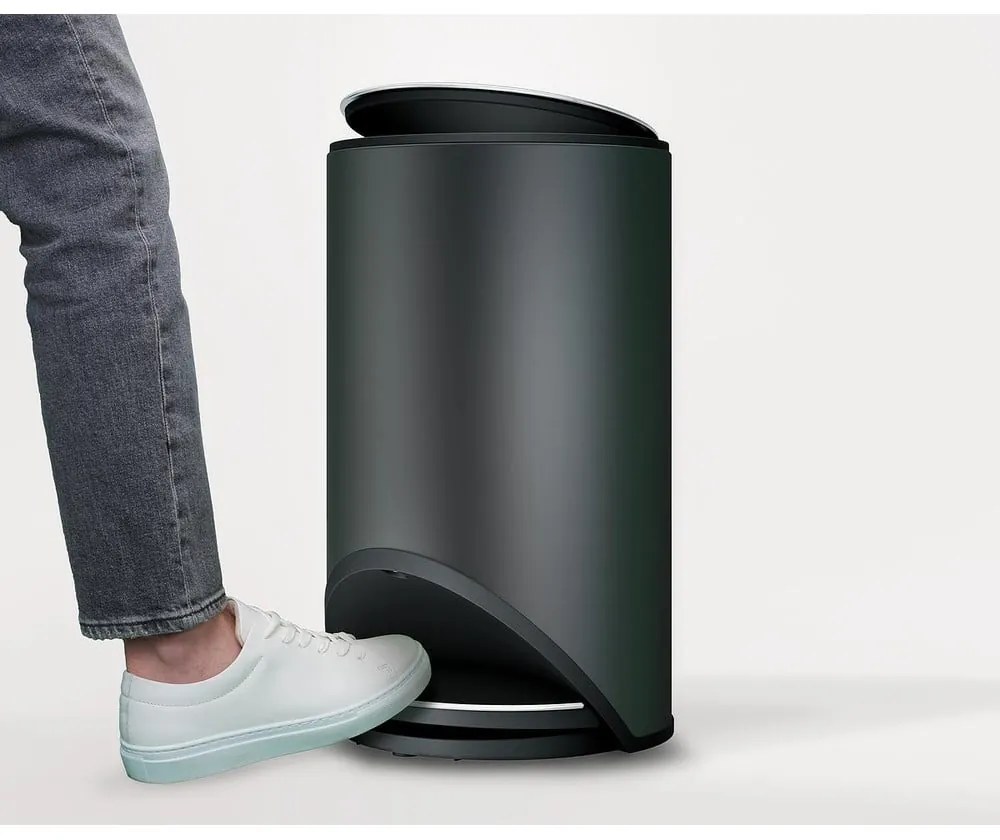 Matne čierny nášľapný kovový odpadkový kôš 10 l Arc – Joseph Joseph