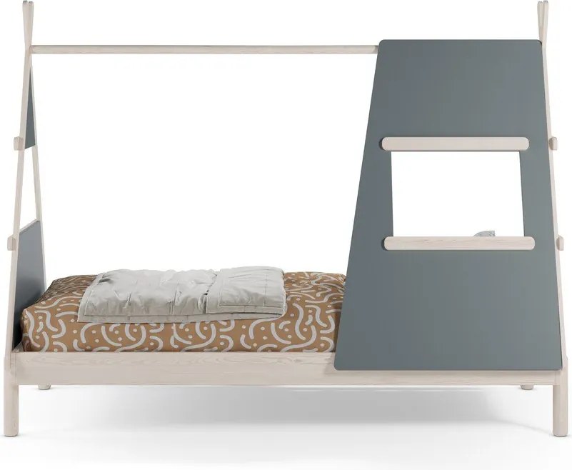 Sivozelená domčeková detská posteľ z borovicového dreva s roštom 90x200 cm Enola – Marckeric