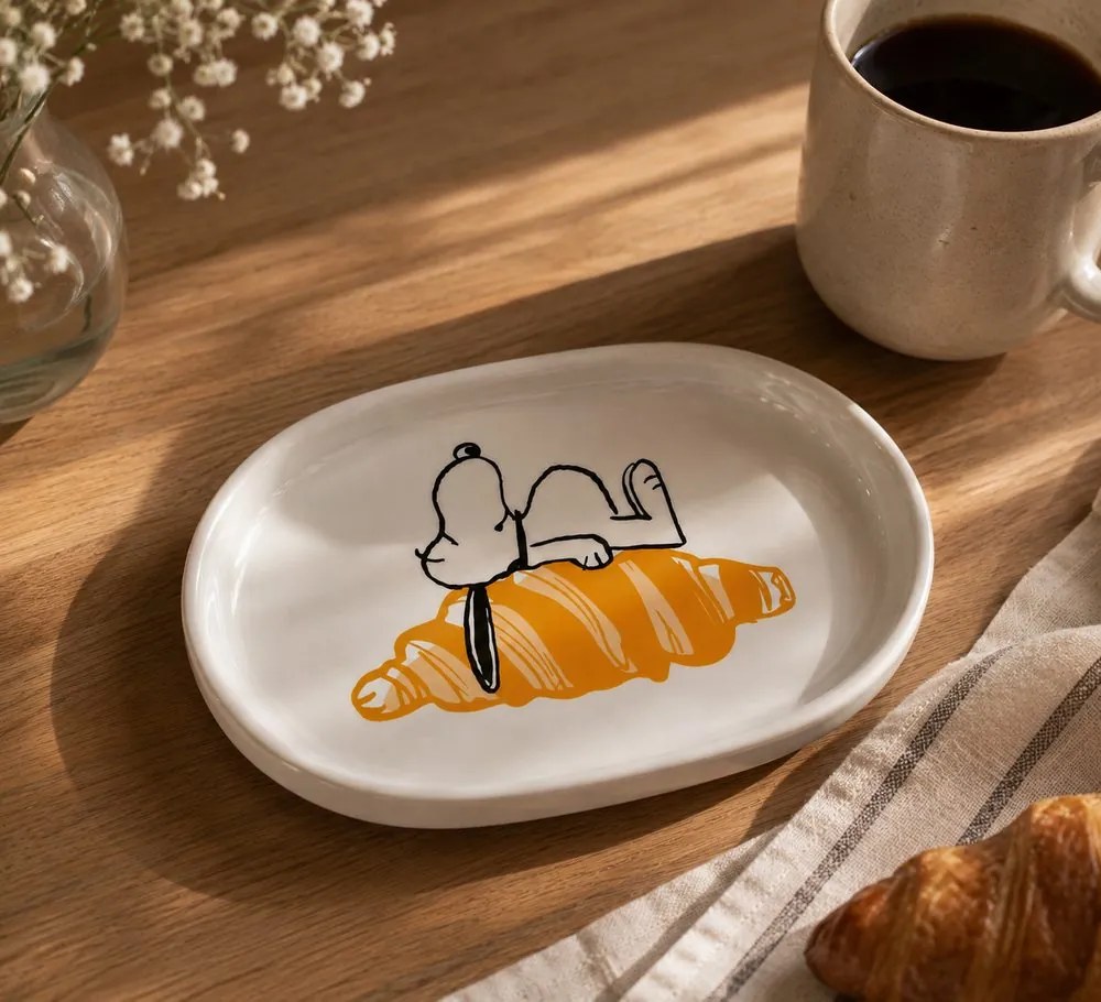 PEANUTS Talířek na šperky oválný Snoopy a croissant 15 x 10 cm