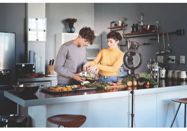 Ledvance - LED Stmievateľná lampa so stojanom a držiakom na vlogovanie LED/6W/USB