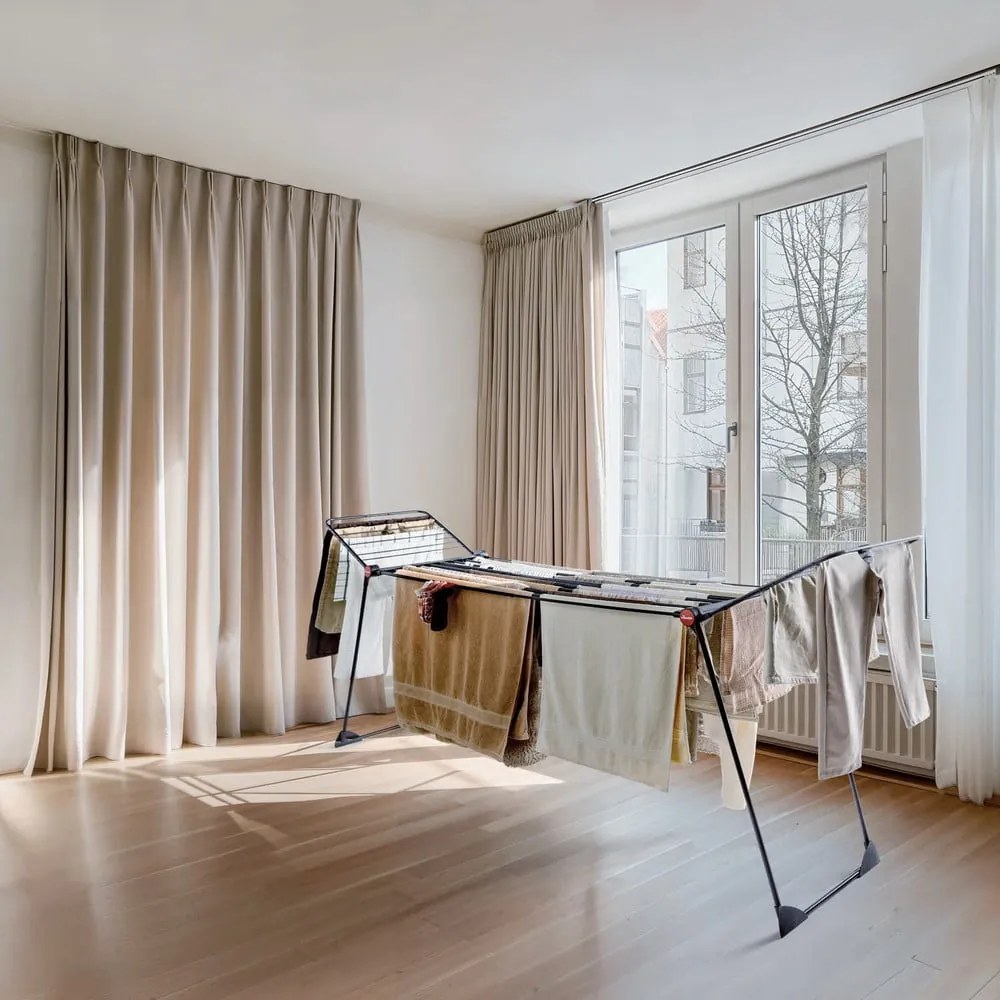 Čierny sušiak na bielizeň Infinity Flex 30m – Vileda