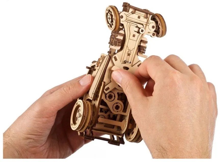 Ugears 3D drevené mechanické puzzle The Hot Rod Furious