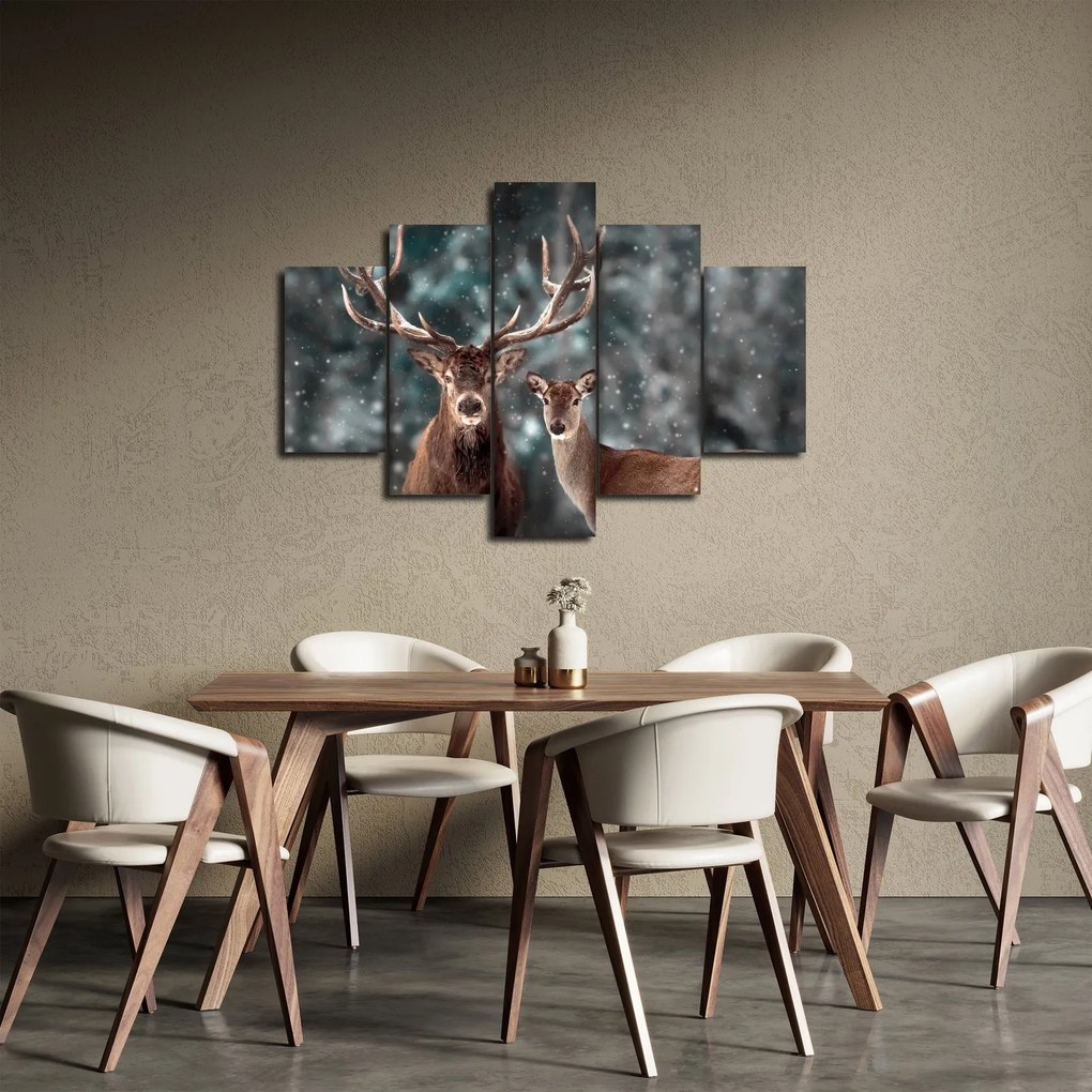 Obraz - Jeleň a laň v zasneženom lese (150x105 cm)