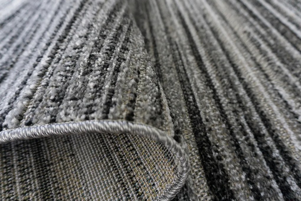 Koberec Lagos 1265 GREY – sivý obdĺžnikový s dekoratívnym vzorom Rozmer: 200x290 cm