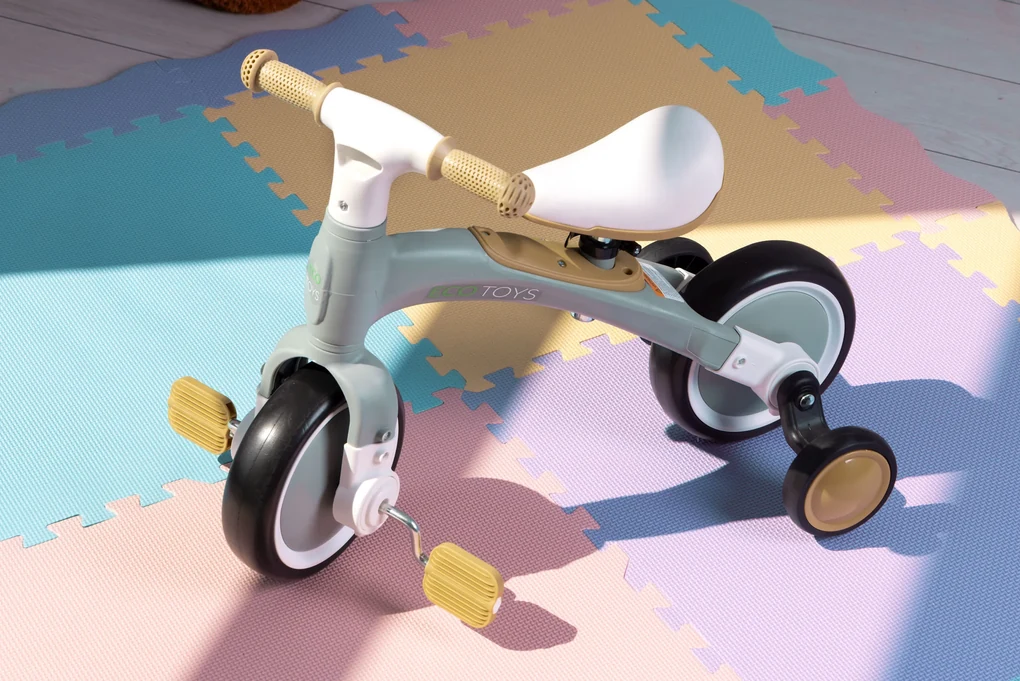 Odrážadlo/ Balančný bicykel s pedálmi 3v1 zelené, ECOTOYS