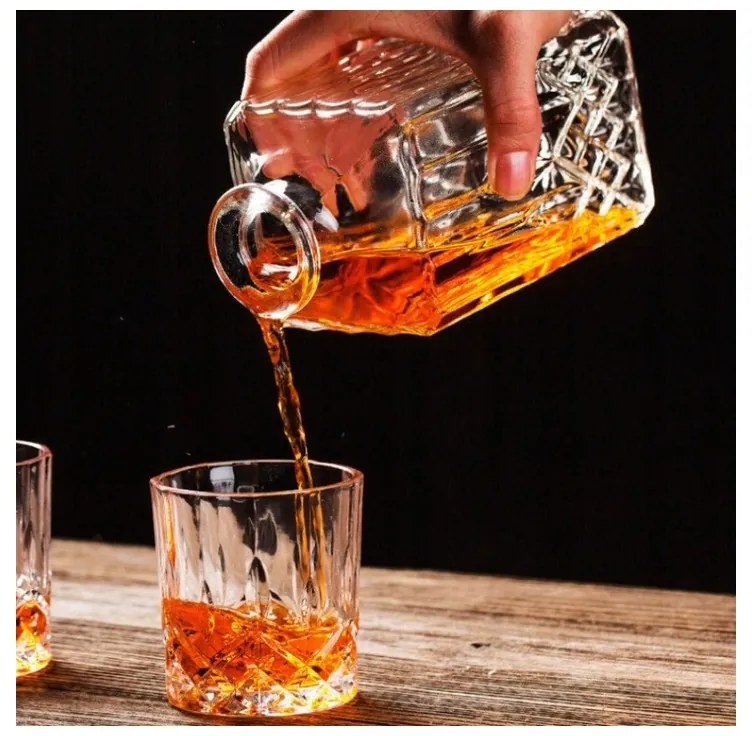 eCa Sklenená karafa na whisky - 950 ml