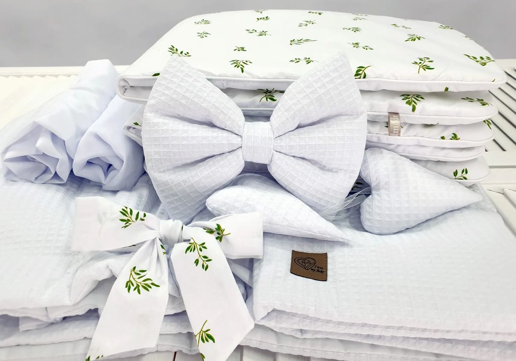 PRÚTENÁ POSTIEĽKA PRE BÁBÄTKO S BALDACHÝNOM HNEDÁ + BIELE OBLIEČKY