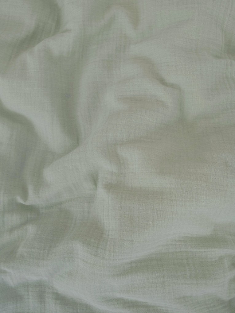 Mušelínová obliečka na vankúš 40 × 60 cm – Alexia sivozelená