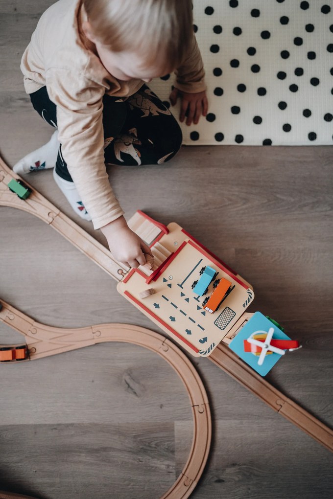 Maxim - Stanica s garážou a výťahom