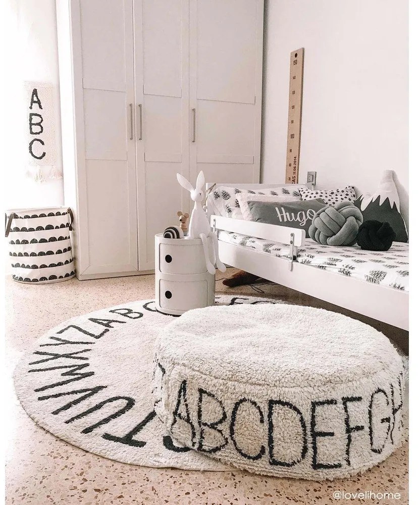 Krémový prateľný ručne tkaný bavlnený detský koberec ø150 cm ABC Natural Black – Lorena Canals