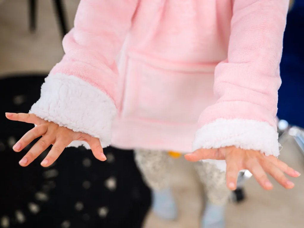 Detská mikinová deka s rukávmi a kapucňou HOODIE UNICORN ružová