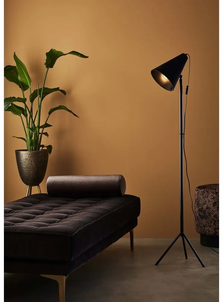 Čierna voľne stojacia lampa Markslöjd Cilla Floor 1L, výška 1,5 m