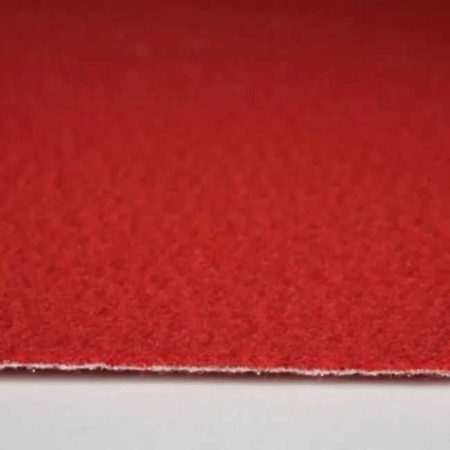 Metrážny koberec PLAT red
