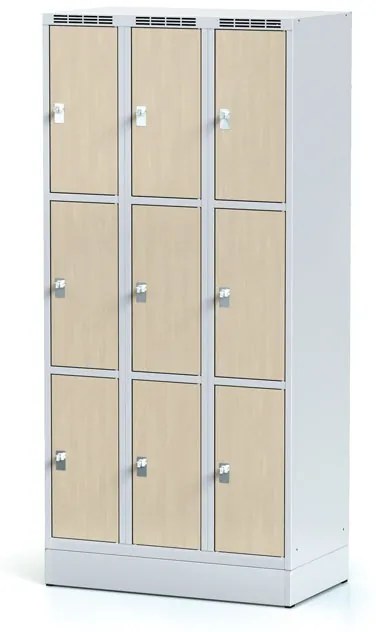 Alfa 3 Šatníková skrinka na sokli s úložnými boxami, 9 boxov 300 mm, laminované dvere čerešňa, cylindrický zámok