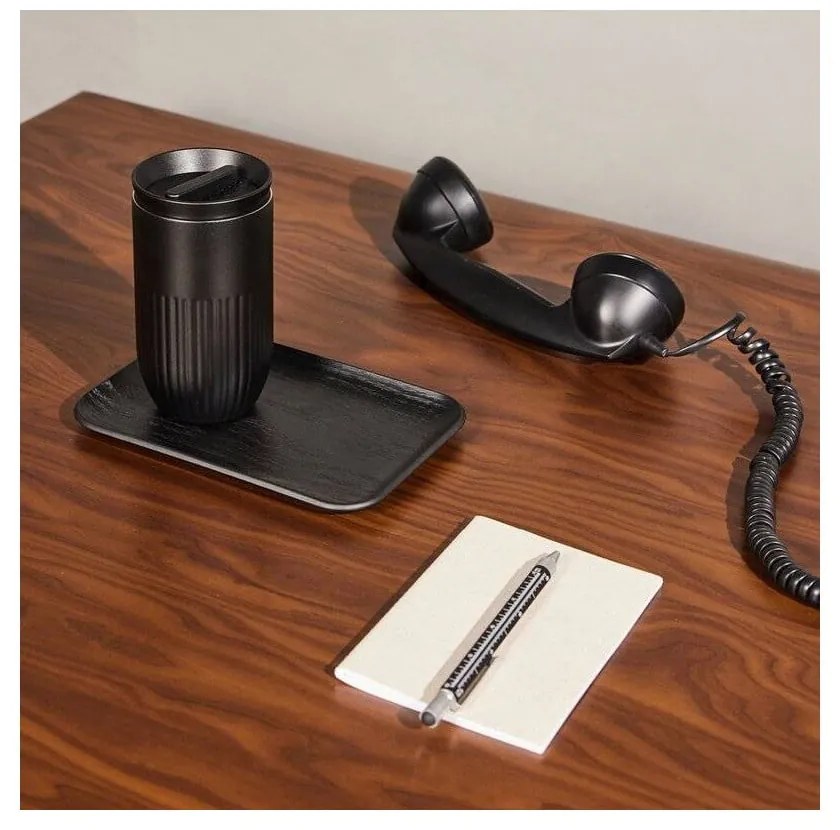 Čierny termo hrnček 320 ml Tova – Sagaform