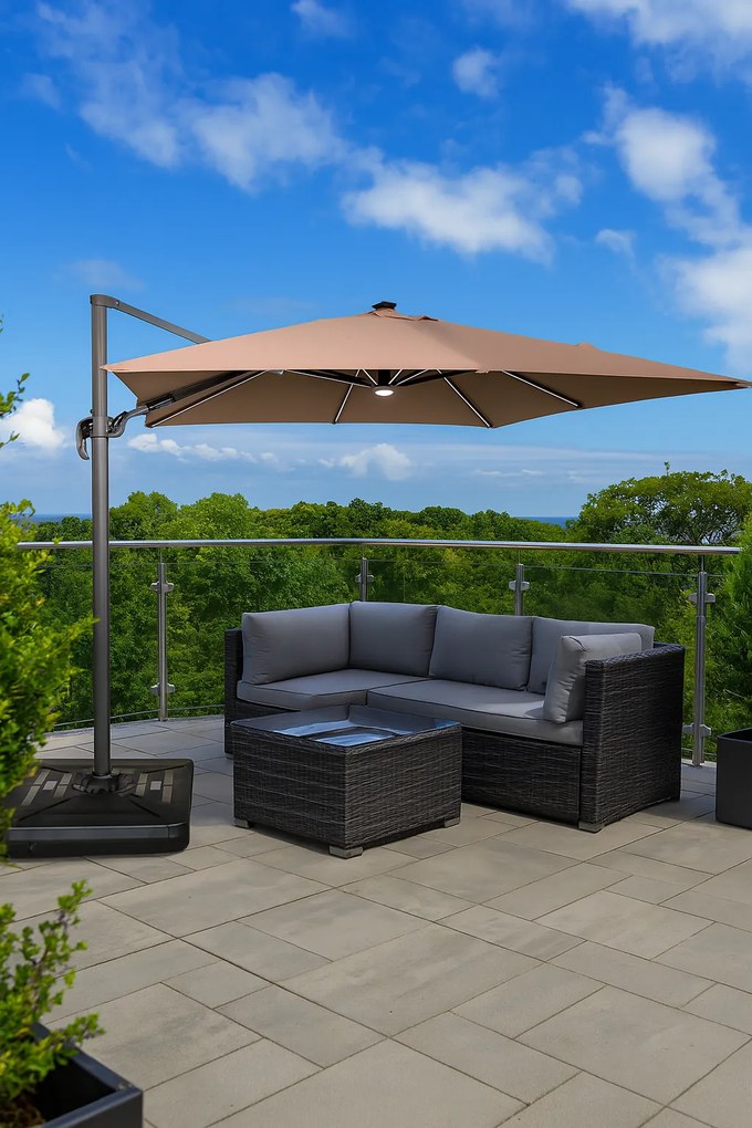 Záhradný slnečník Houseland Vexon s LED osvetlením 300x300 cm svetlohnedý